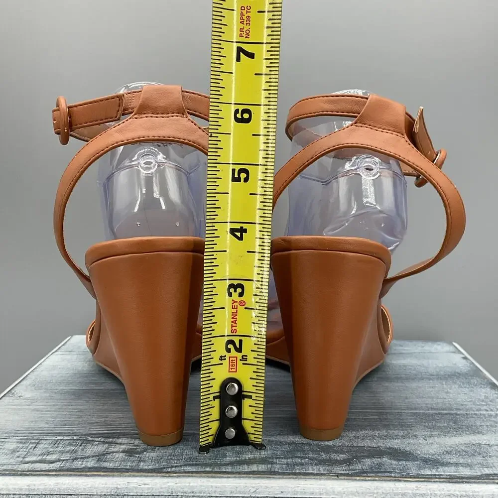 NEW Nordstrom Rack Women’s Carrie Wedge Sandals Brown Size 11M